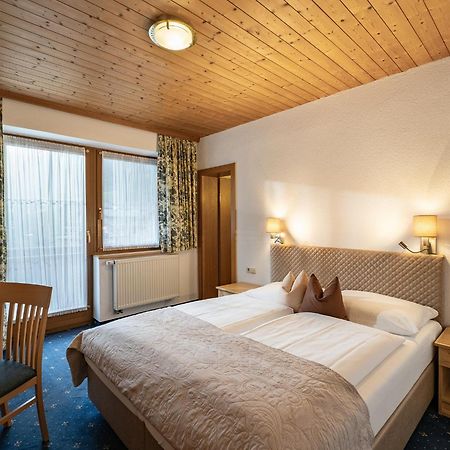 Gaestehaus Schneeberger Mayrhofen Buitenkant foto