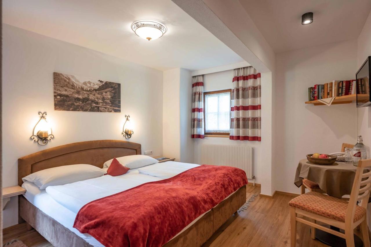 Gaestehaus Schneeberger Mayrhofen Buitenkant foto