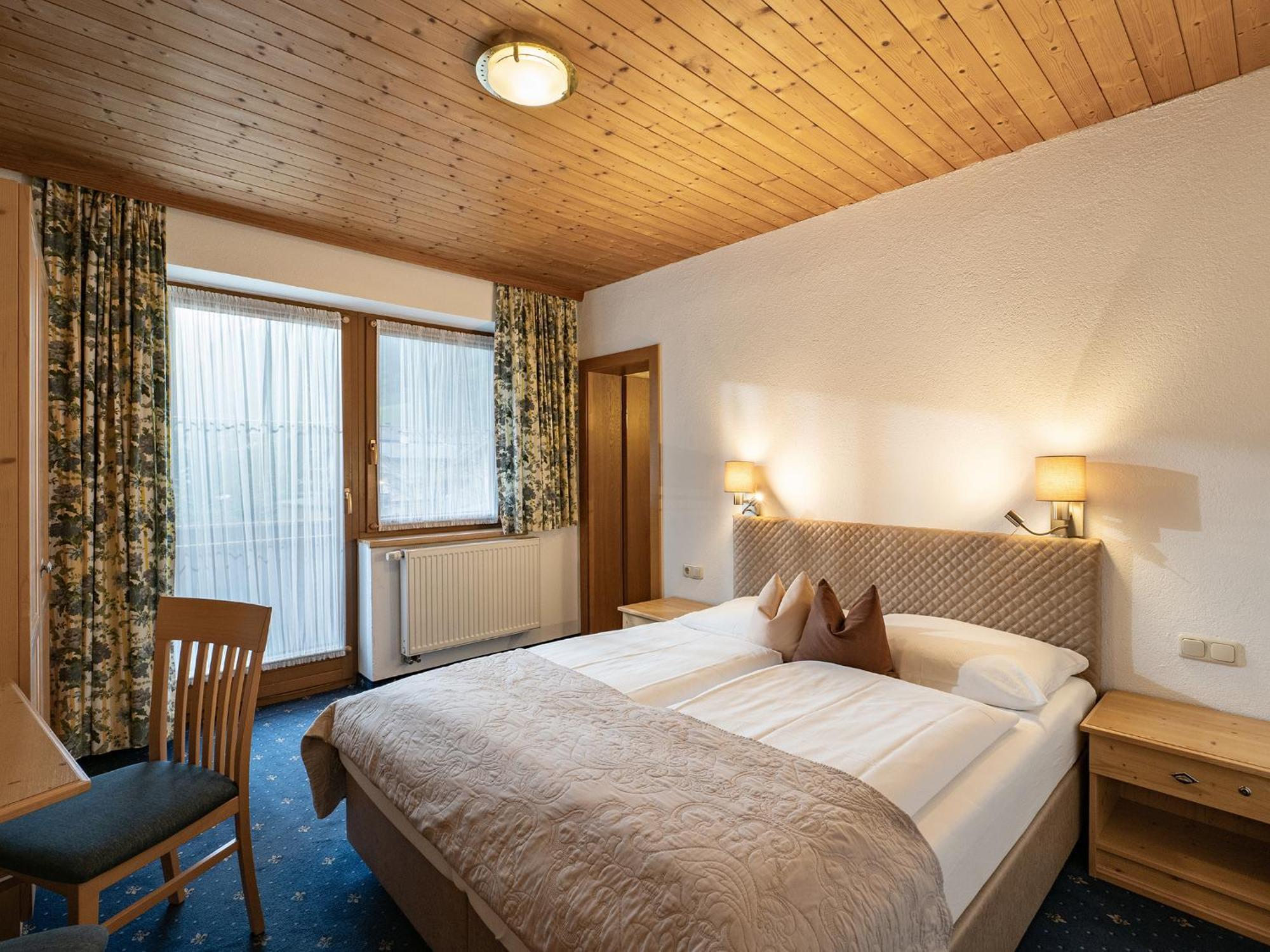 Gaestehaus Schneeberger Mayrhofen Buitenkant foto