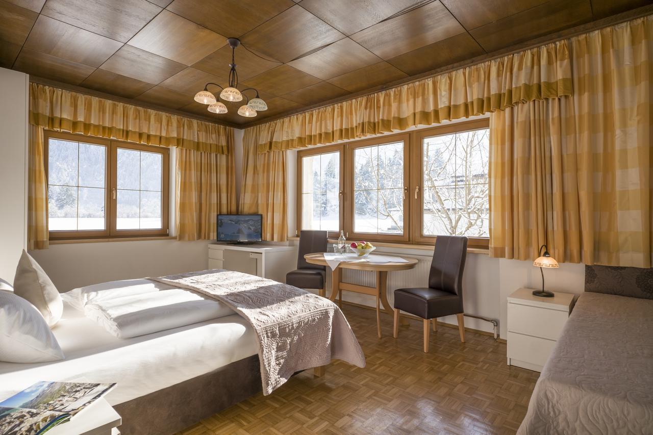 Gaestehaus Schneeberger Mayrhofen Buitenkant foto