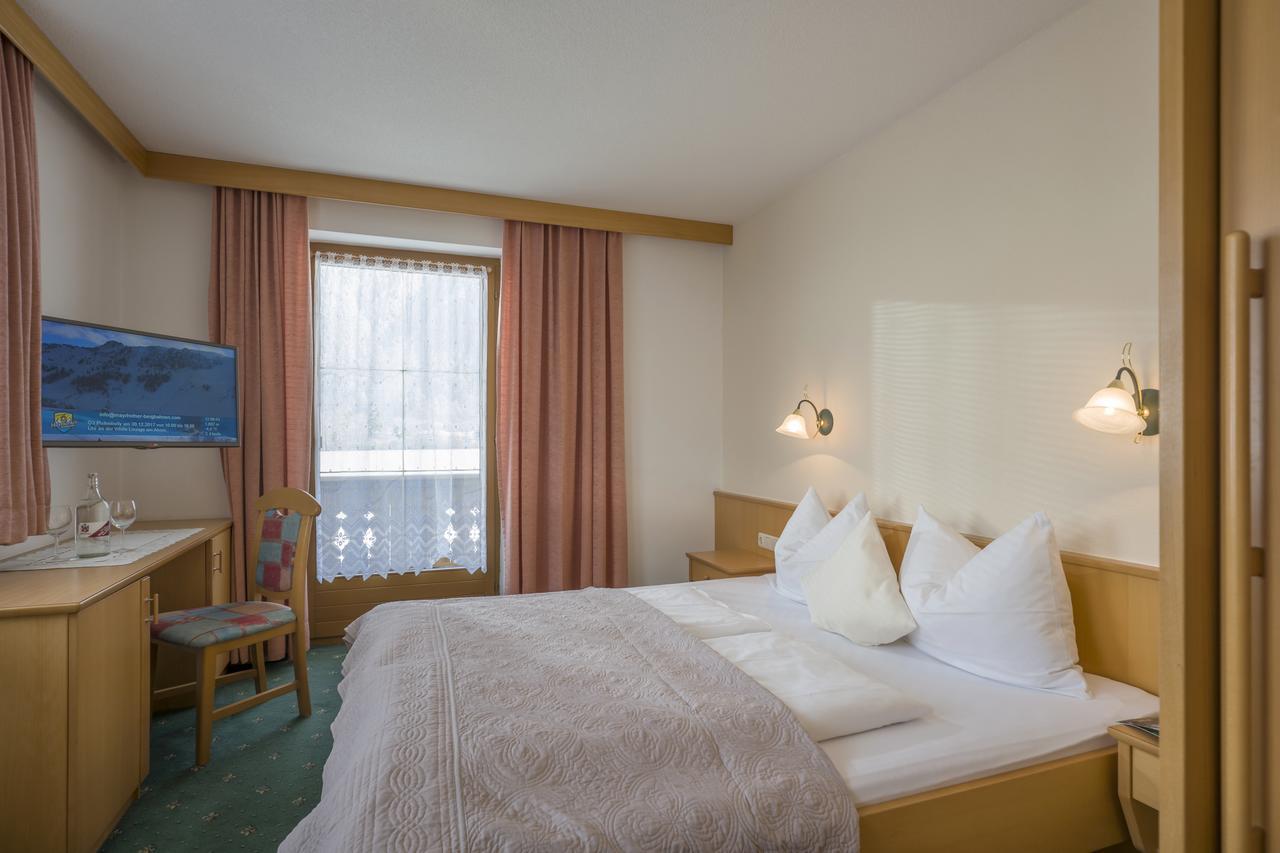 Gaestehaus Schneeberger Mayrhofen Buitenkant foto