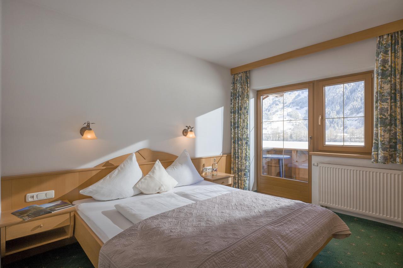 Gaestehaus Schneeberger Mayrhofen Buitenkant foto
